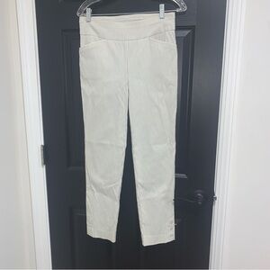 Chico's | Perfect Strech White Ankle Capri Pinstripes Ankle Button Pants | Sz 00